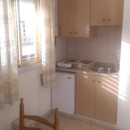 Barbara Annex מלון דירות 3*