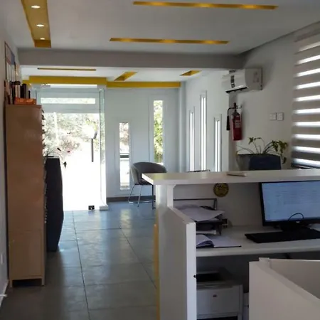 מלון דירות Barbara Annex 3*